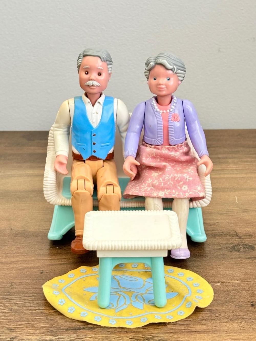 VINTAGE 1993 Fisher-Price Loving Family Dream Dollhouse Grandparents Set #74656